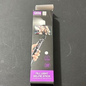 Q02s Fill light selfie stick tripod